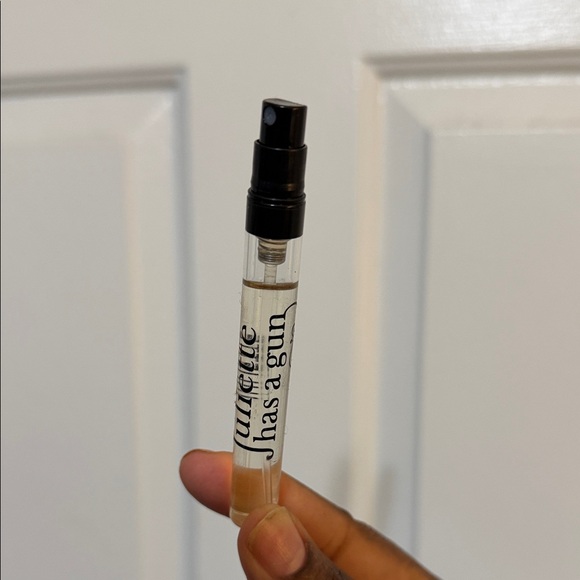 Juliette has a gun (spray top ) - Picture 5 of 5